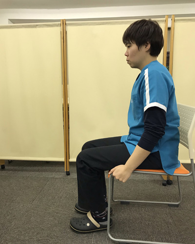 膝をまっすぐ伸ばせない 曲げられない症状 ドクターオブカイロプラクティック 長澤が解説 東京 博多のマッサージならドクターボディケア